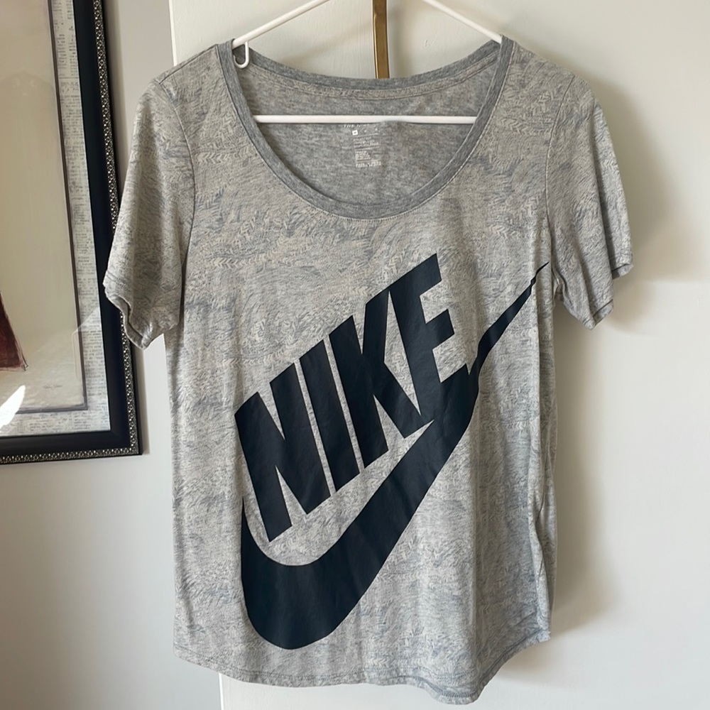 Nike tee